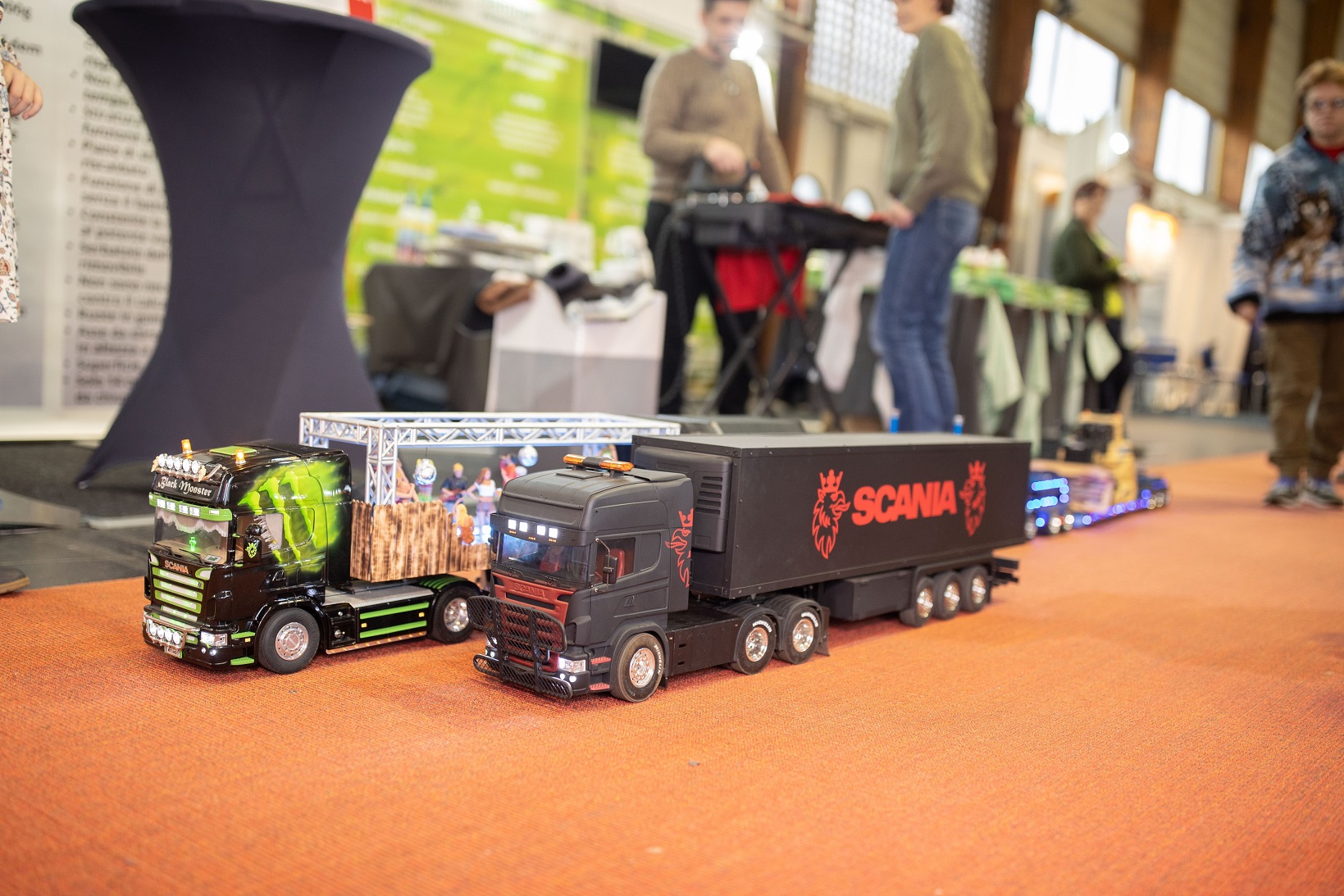 Modelfahrzeuge auf der Familienmesse