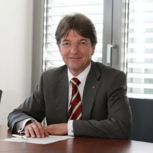 Dr. Peter Hodecek