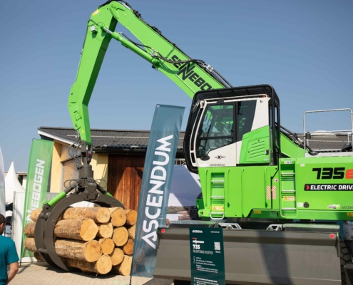 Internationale Holzmesse - Holztransport