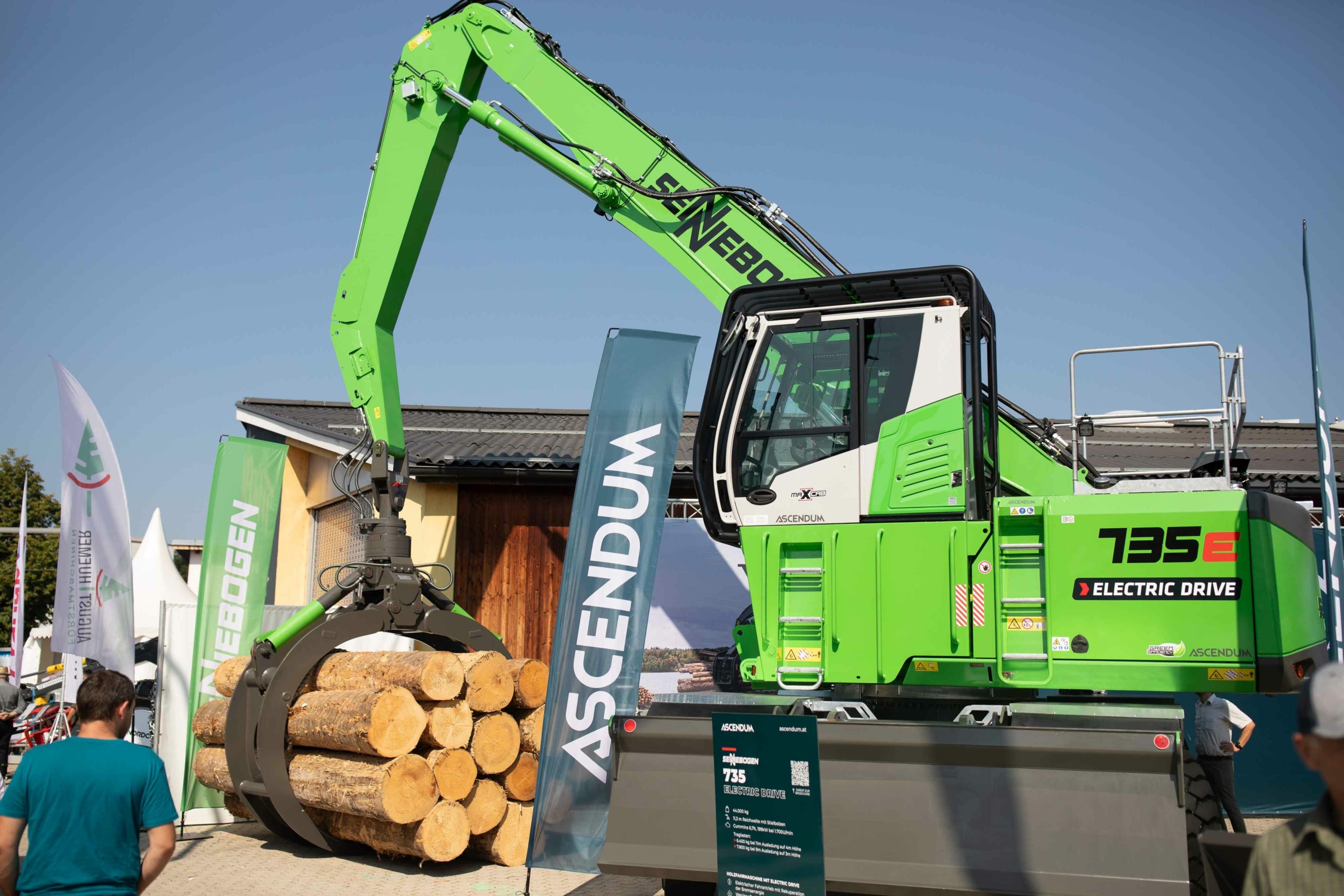 Internationale Holzmesse - Holztransport
