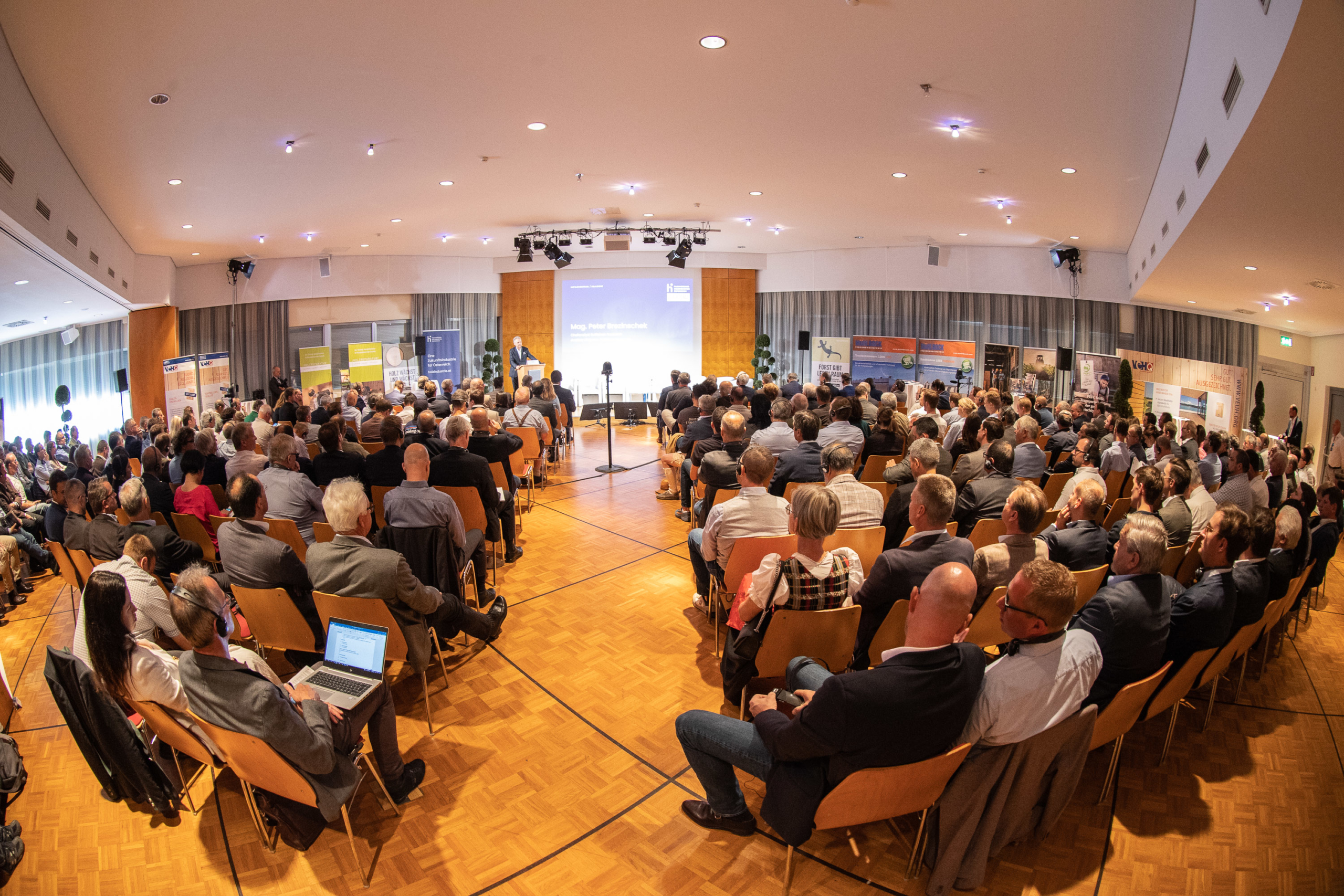Vortrag in der Messehalle
